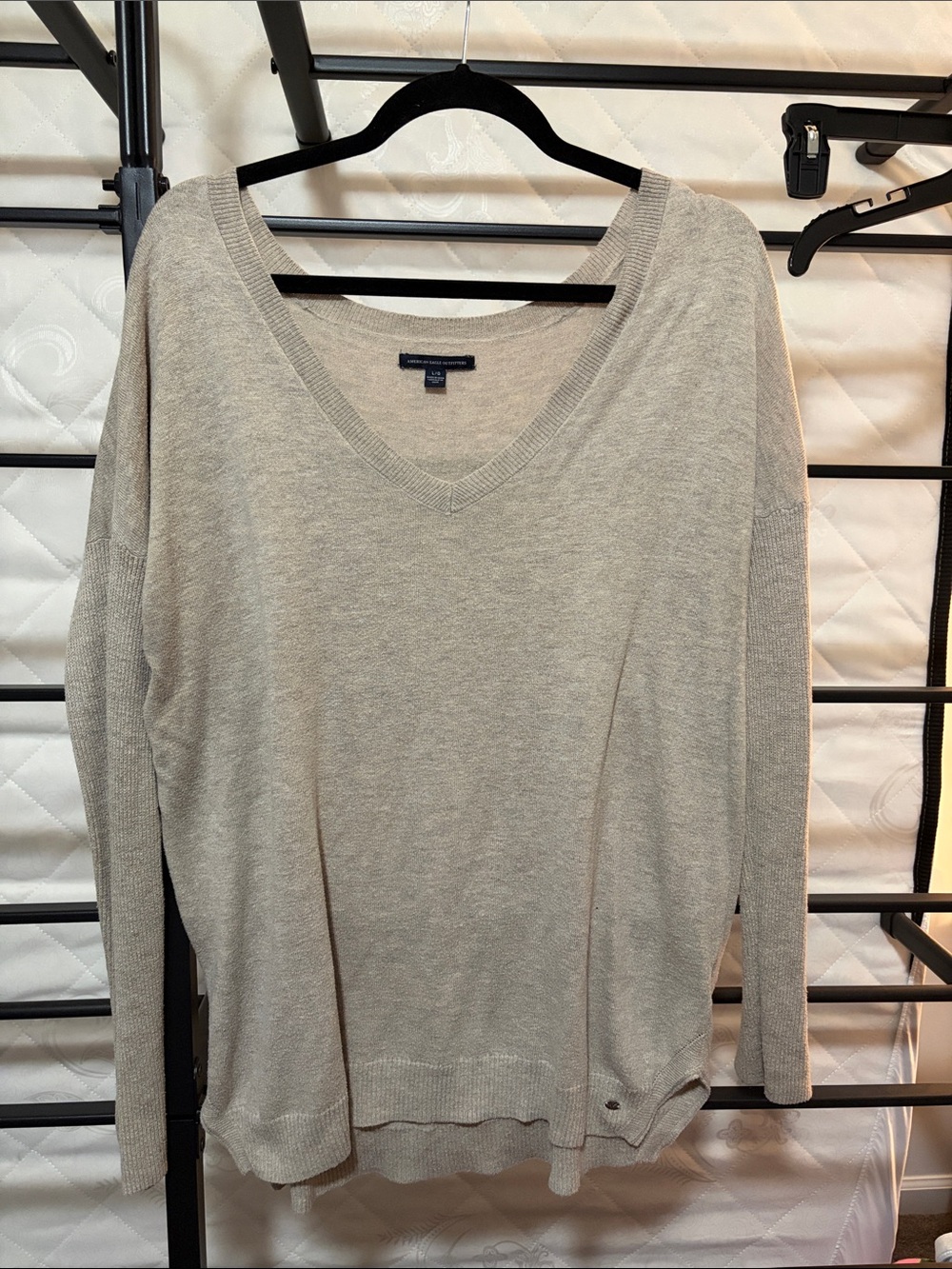 American Eagle Outfitters Light Beige V-Neck Sweater